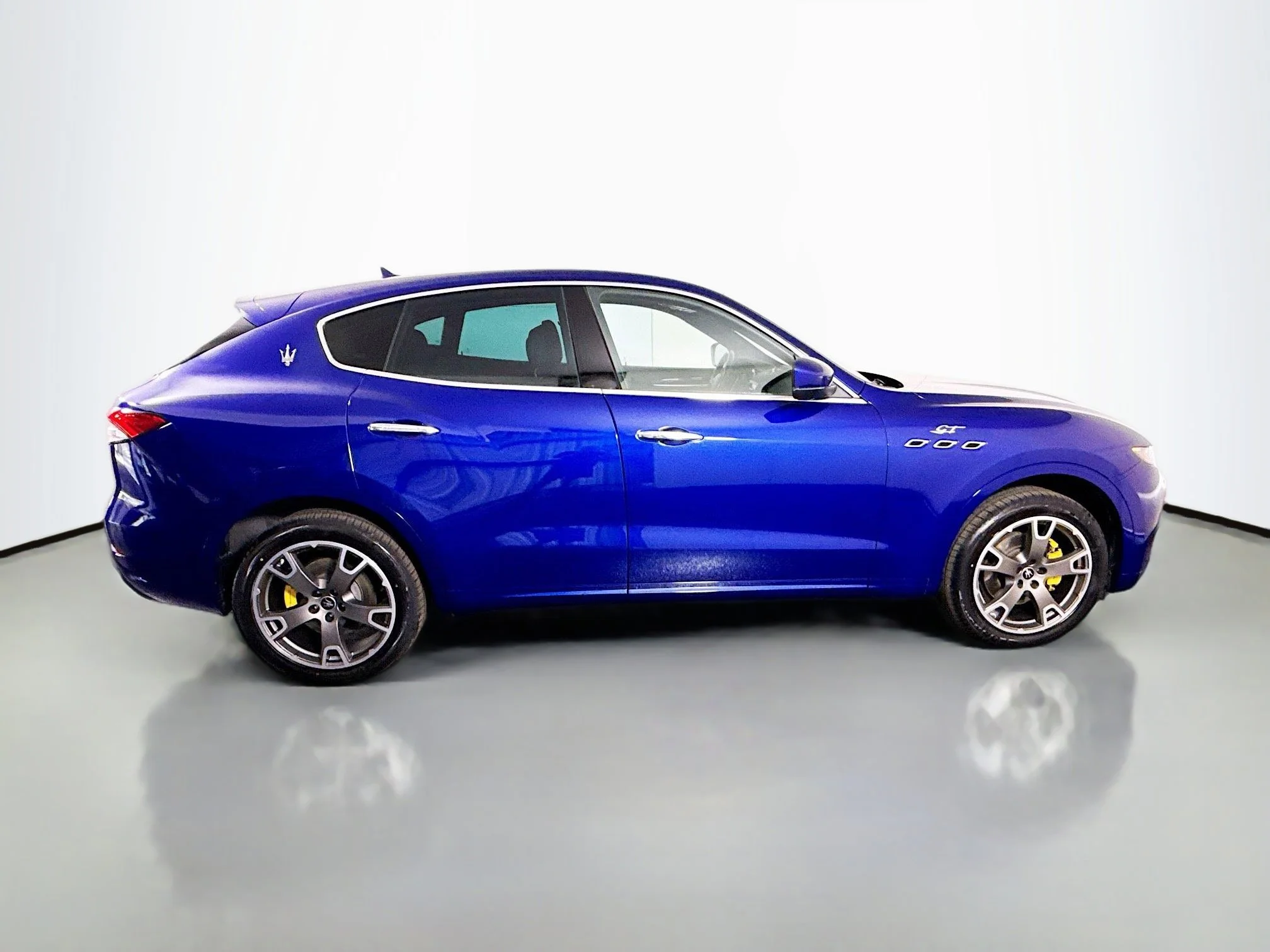 Used 2023 Blu Emozione Metallic Maserati GT image 8