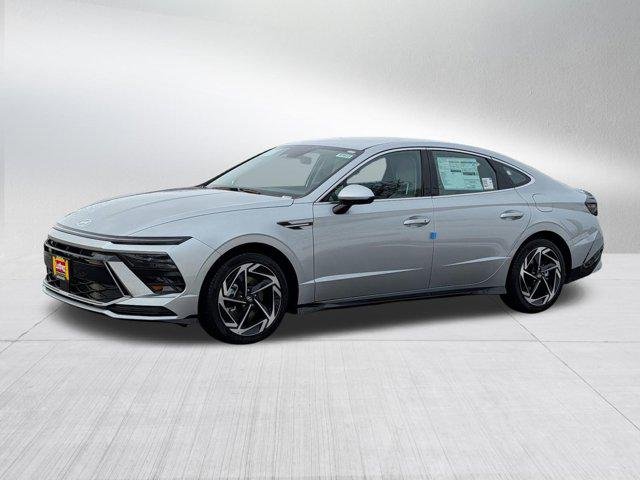 New 2026 Aero Silver Hyundai SEL Sport image 2