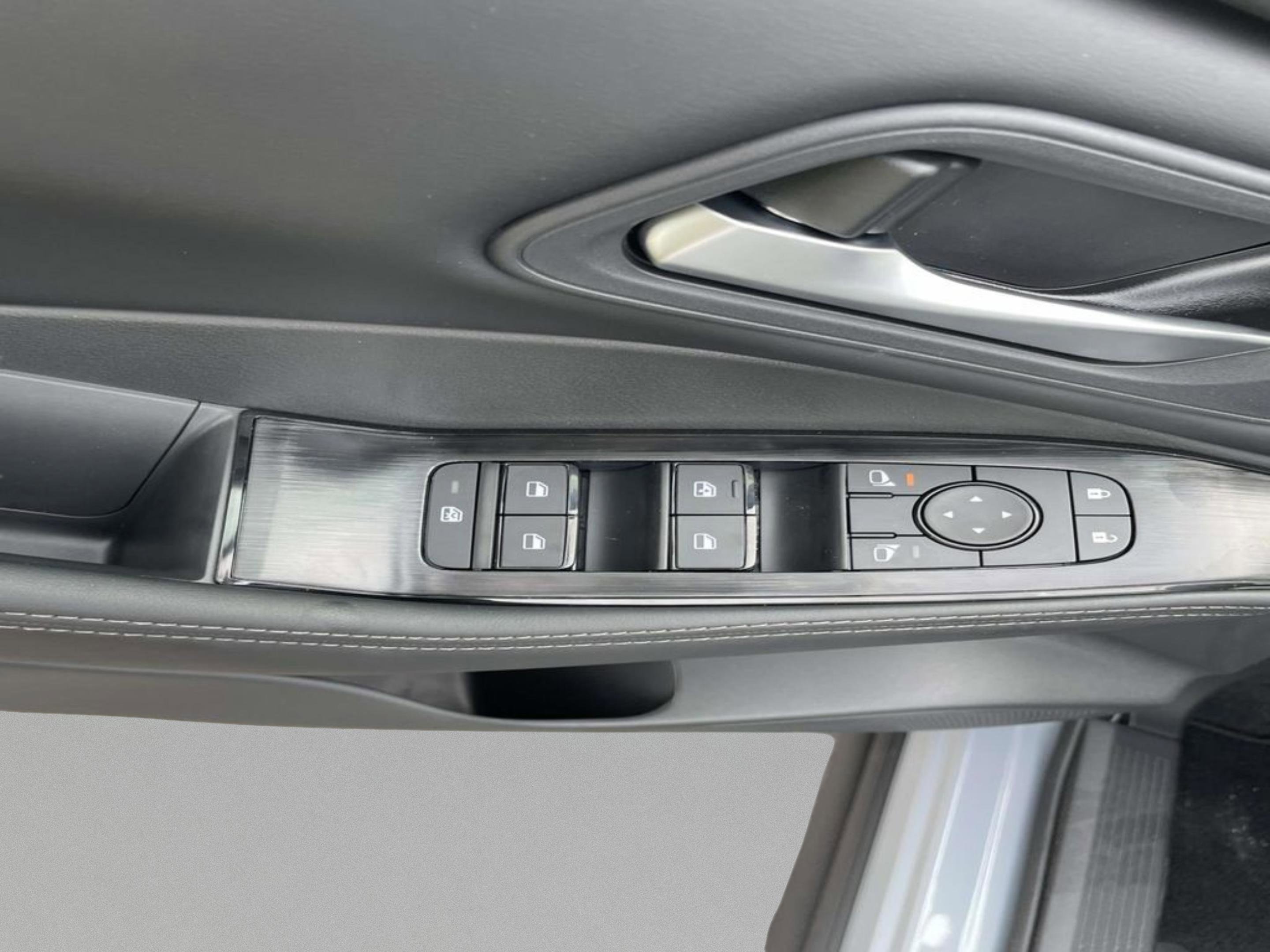 New 2026 Boulder Gray Pearl Nissan SV image 14