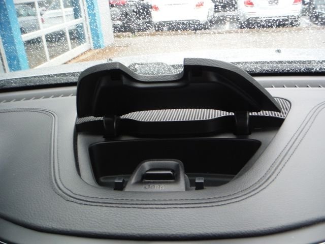 Used 2020 Silver Jeep Limited image 30