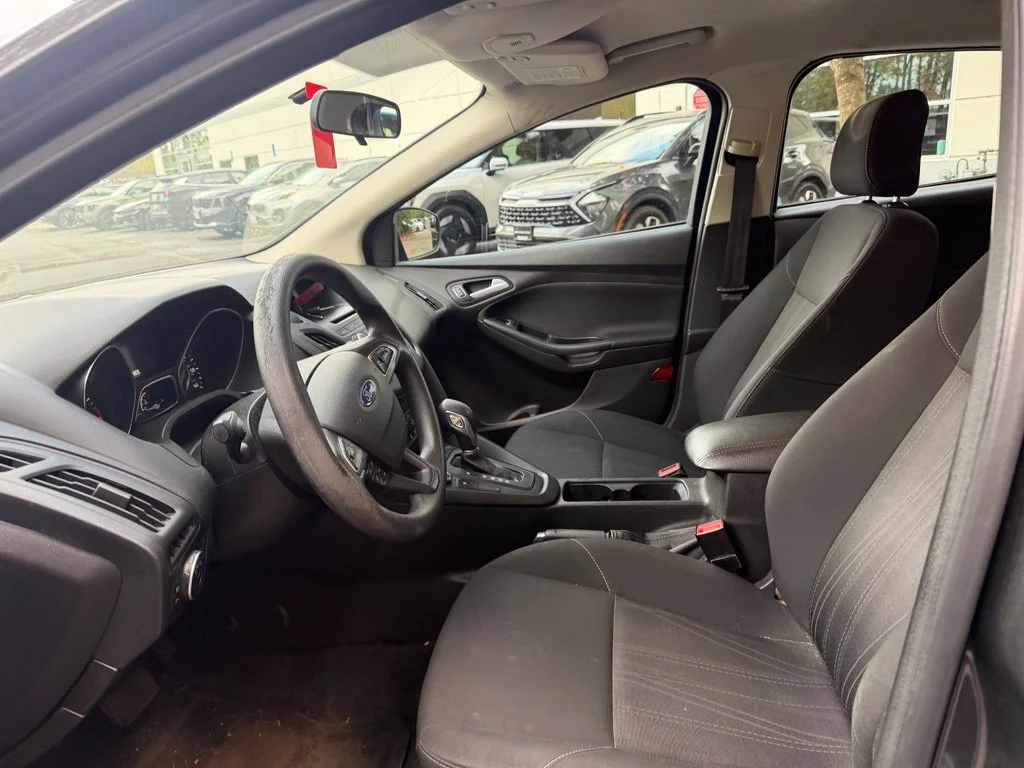 Used 2017 Magnetic Ford SE image 12