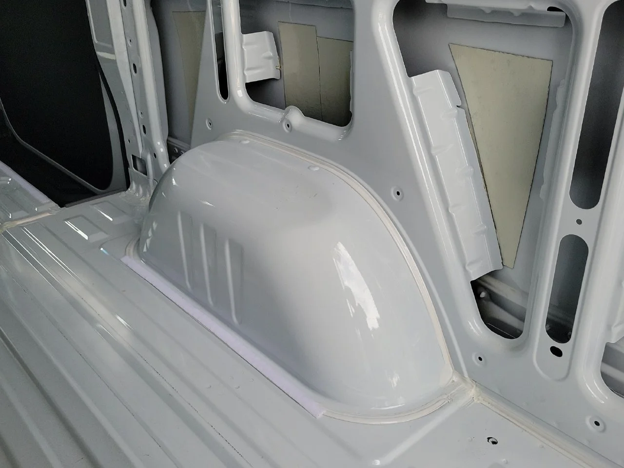New 2025 Arctic+White Mercedes-Benz Cargo 144 WB image 11