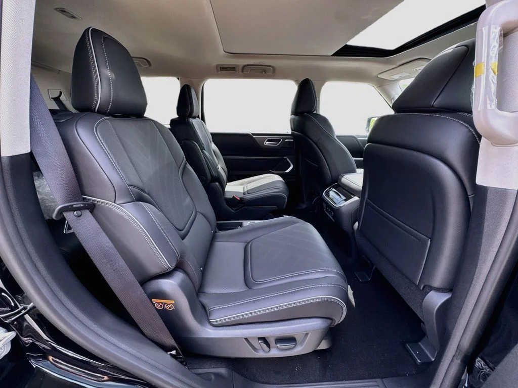 New 2027 BLACK OBSIDIAN INFINITI Luxe 2WD image 30