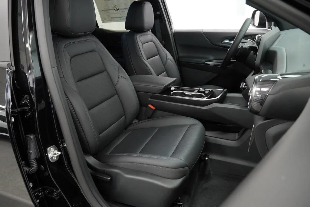 New 2027 Mosaic Black Metallic Chevrolet LT image 28