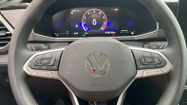 2026 Volkswagen Taos SE Black - Photo 14