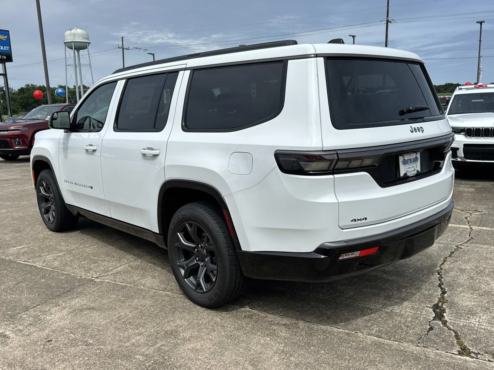 New 2026 Bright White Clear-Coat Exterior Paint Jeep Limited Altitude image 4