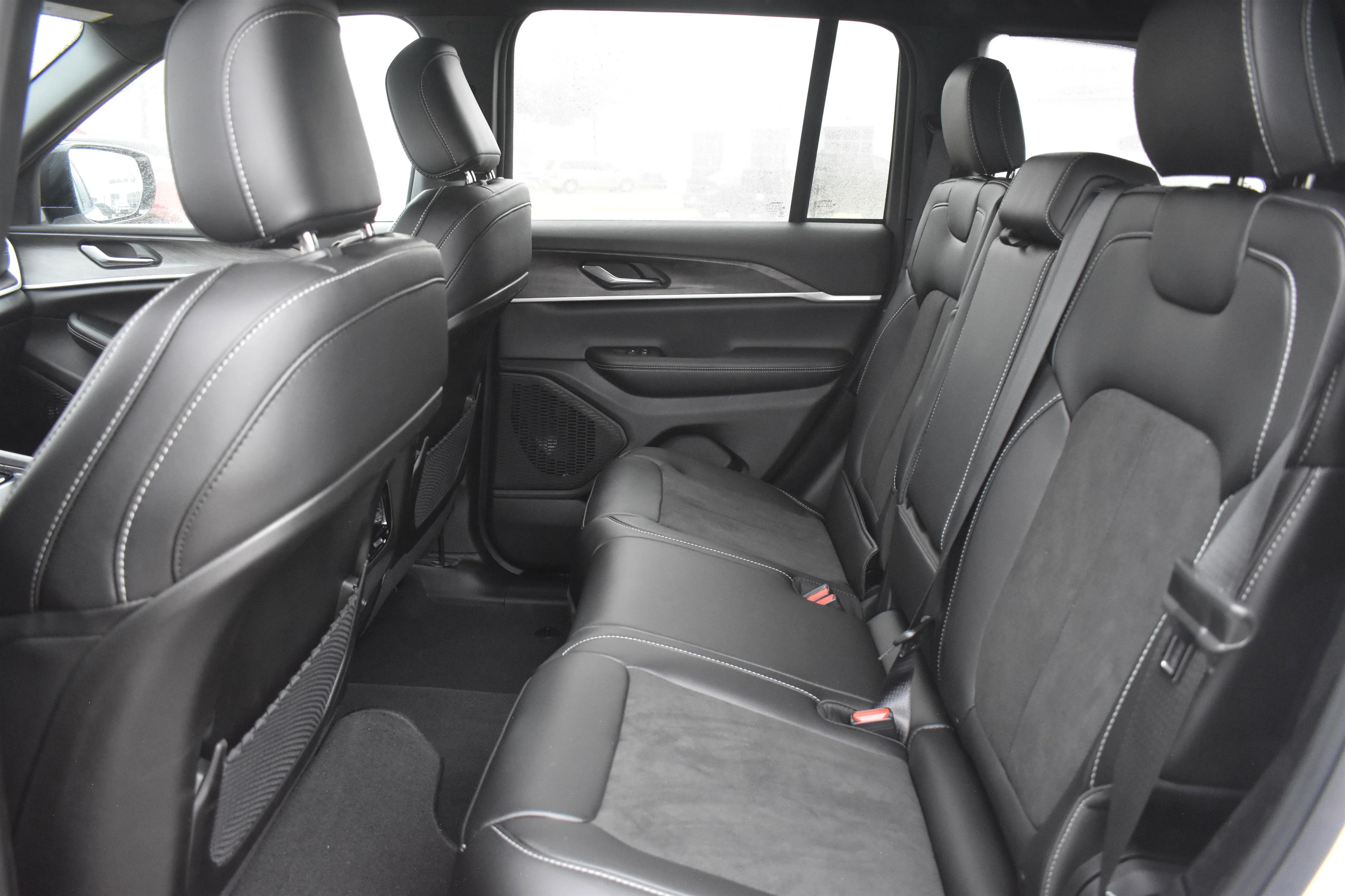 New 2026 Bright White Clearcoat Jeep Laredo Altitude image 16
