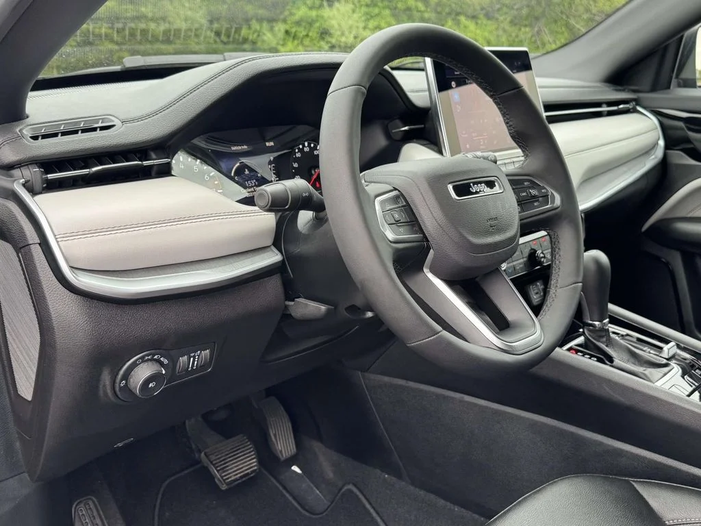 Used 2025 Black Jeep Limited image 2
