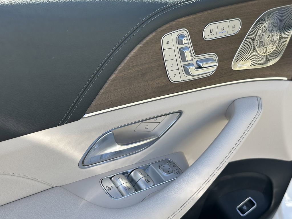New 2026 MANUFAKTUR Moonlight White Metallic Mercedes-Benz GLS 450 image 12