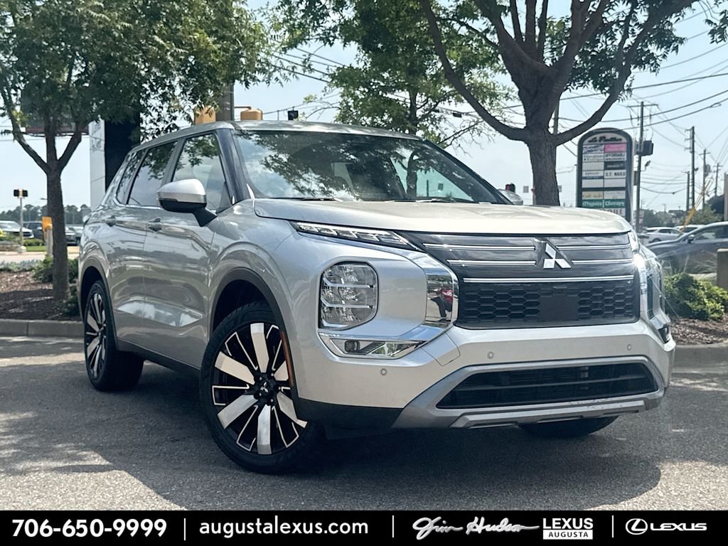 Alloy Silver Metallic 2025 Mitsubishi Outlander SUV / Crossover Front-Wheel Drive