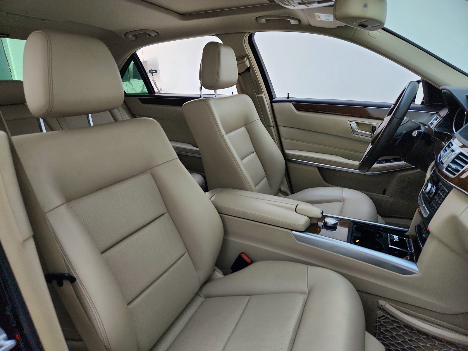 Used 2014 Black Mercedes-Benz E 350 Sport image 30