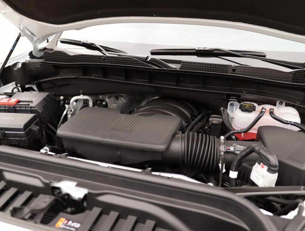 New 2026 Glacier White Tricoat GMC SLT image 34