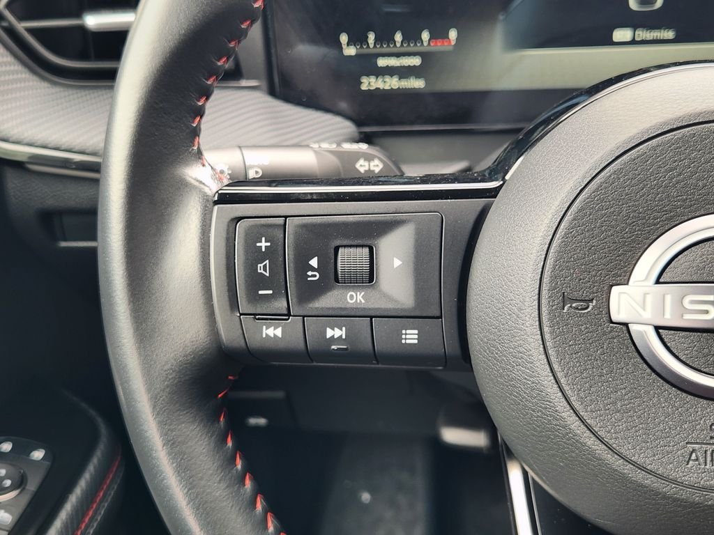 Used 2025 Black Nissan SR image 27