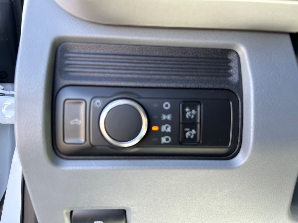 New 2026 Oxford White Ford XL image 22