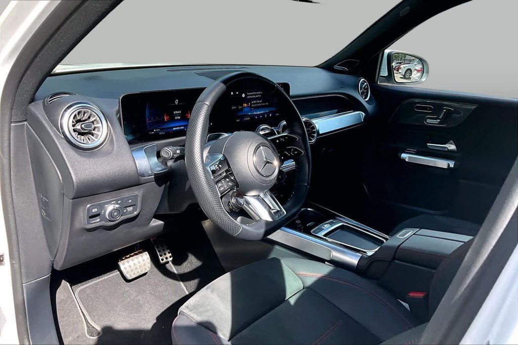 Used 2025 White Mercedes-Benz GLB 35 AMG® image 18