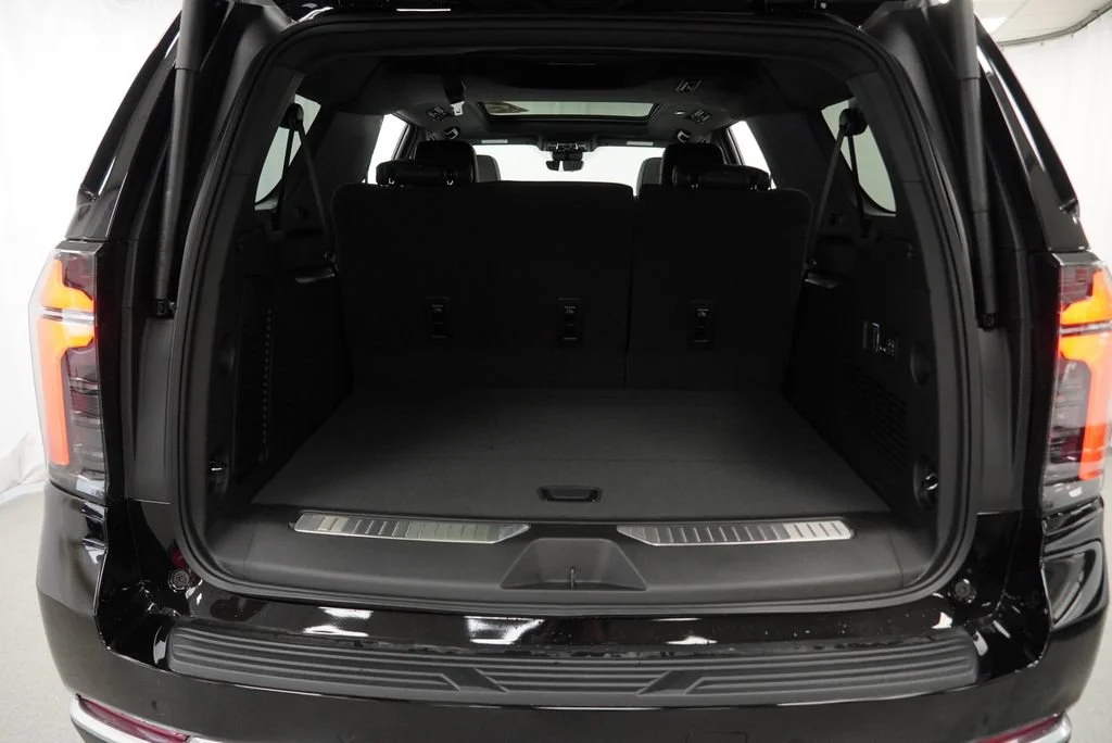New 2026 Black Chevrolet High Country image 28