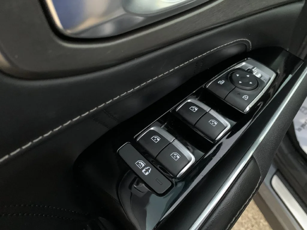 Used 2022 Silver Kia SX image 13