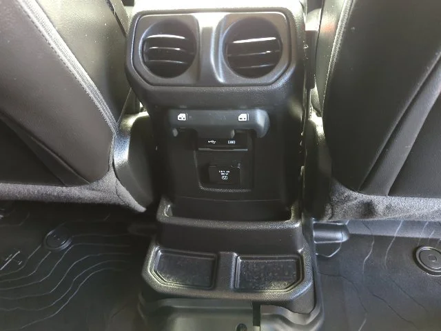 Used 2020 White Jeep Unlimited Sahara Altitude image 21