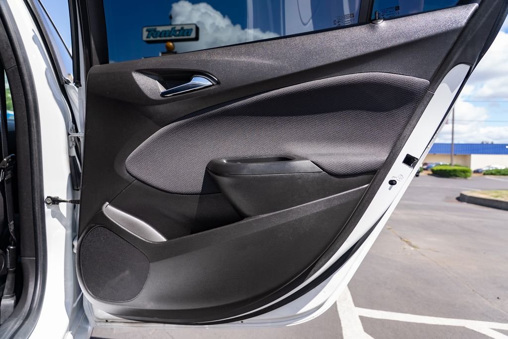 Used 2018 Summit White Chevrolet LT image 25