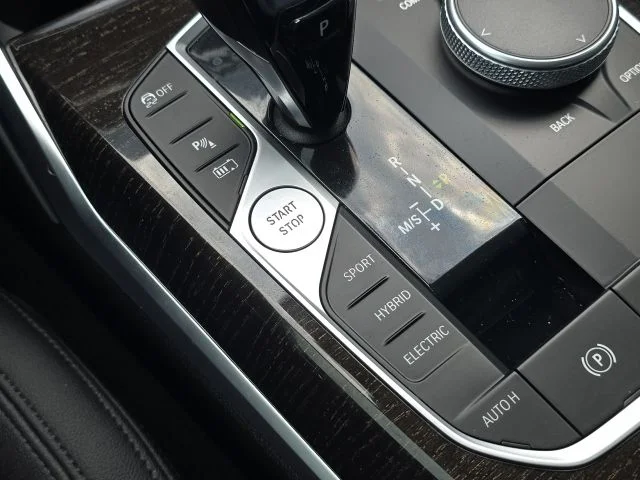 Used 2021 Black BMW 330e iPerformance image 33