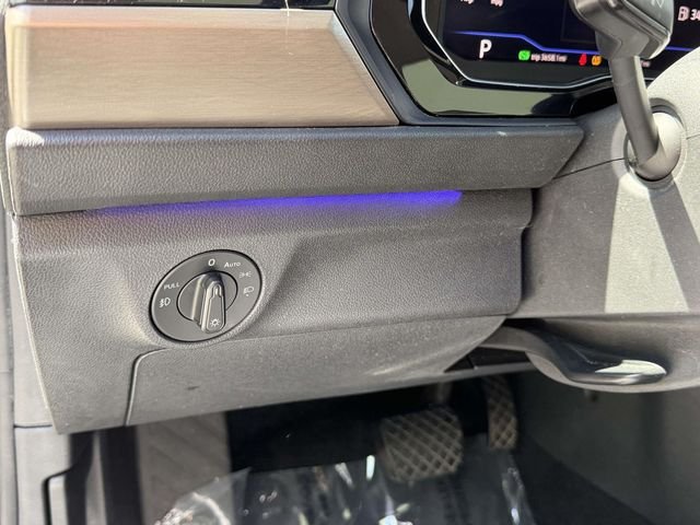 Used 2019 Gray Volkswagen SEL Premium image 28