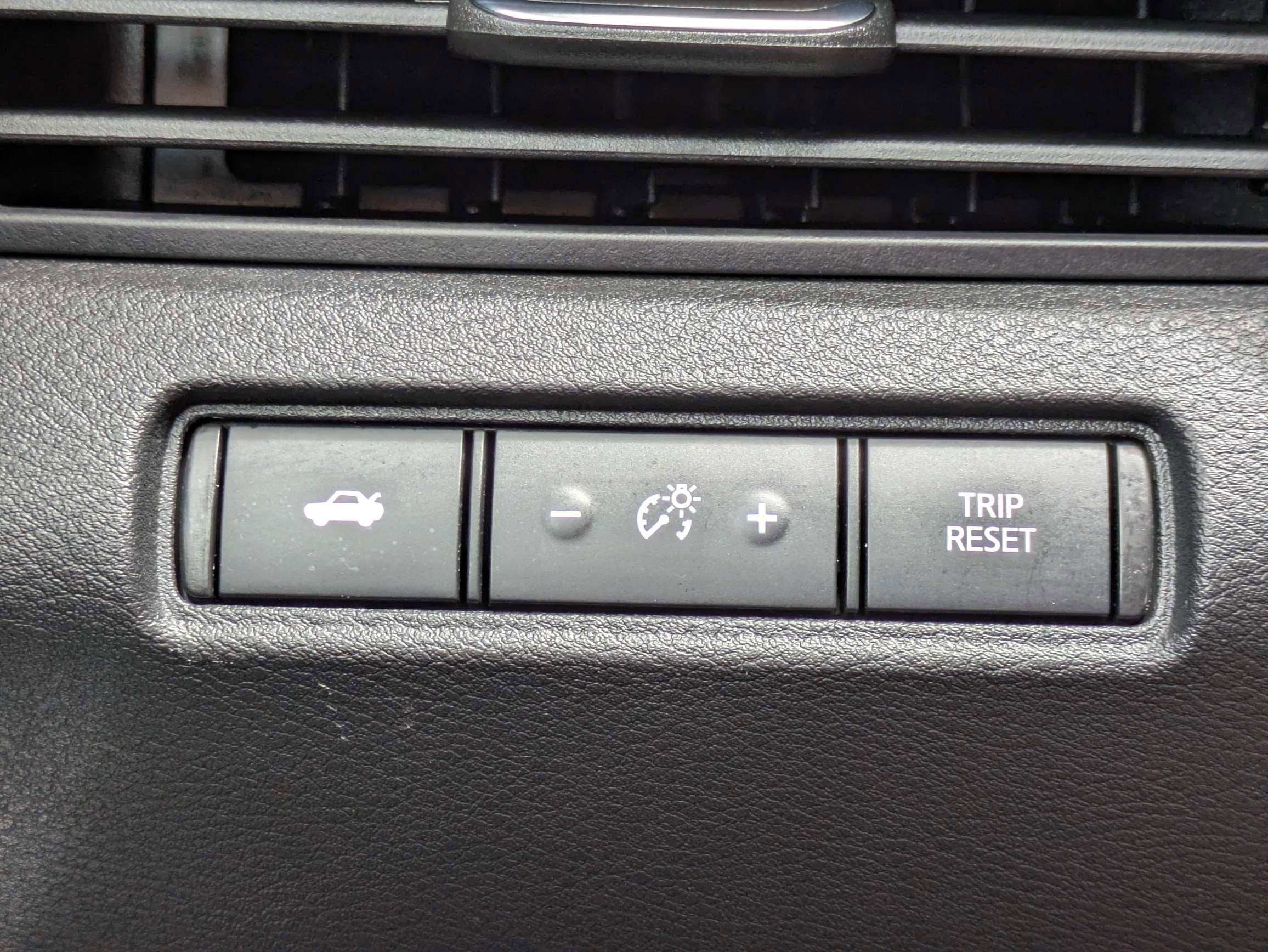 2023 Nissan Altima SR - Photo 27