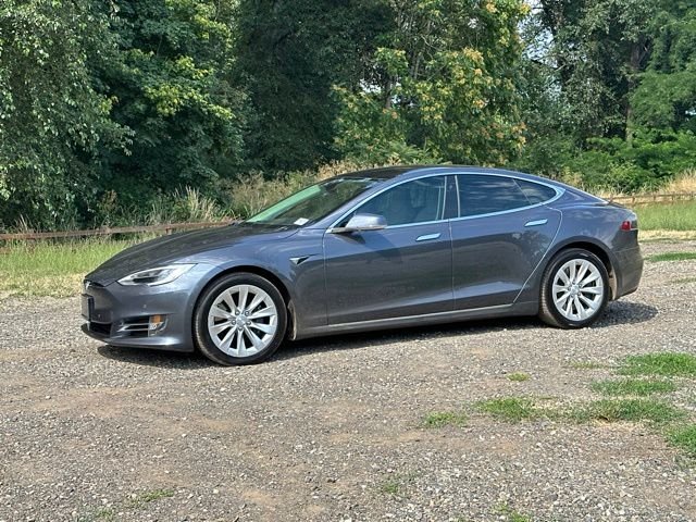Used 2018 Silver Metallic Tesla 100D image 4