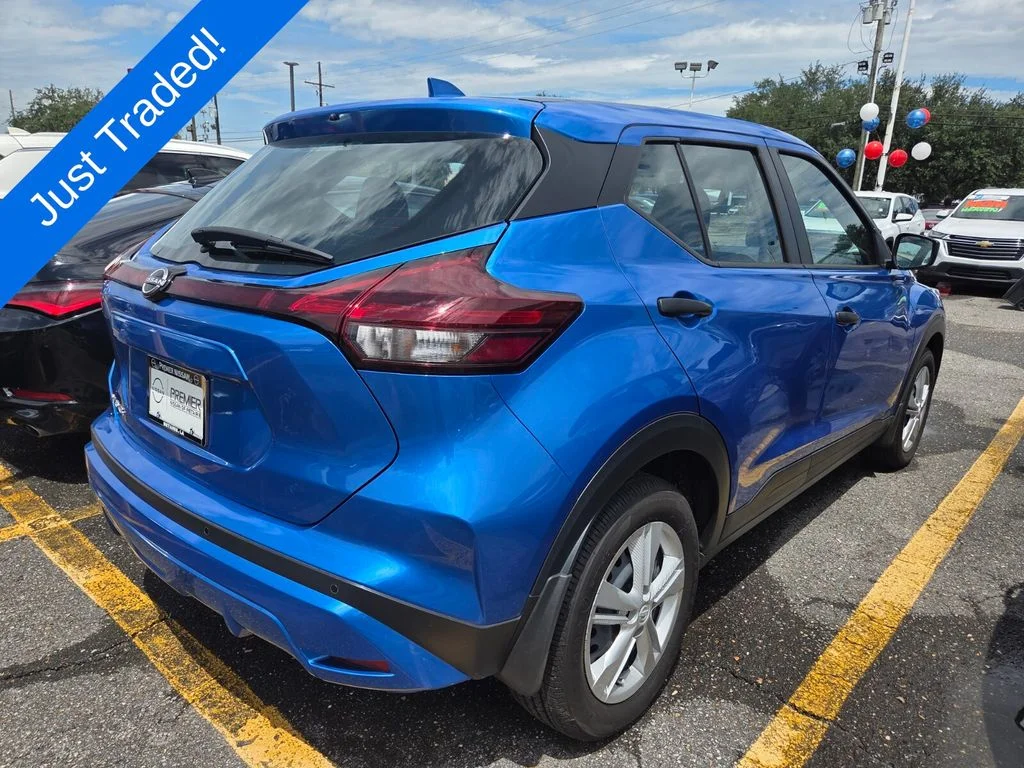 Used 2025 Blue Nissan S image 4
