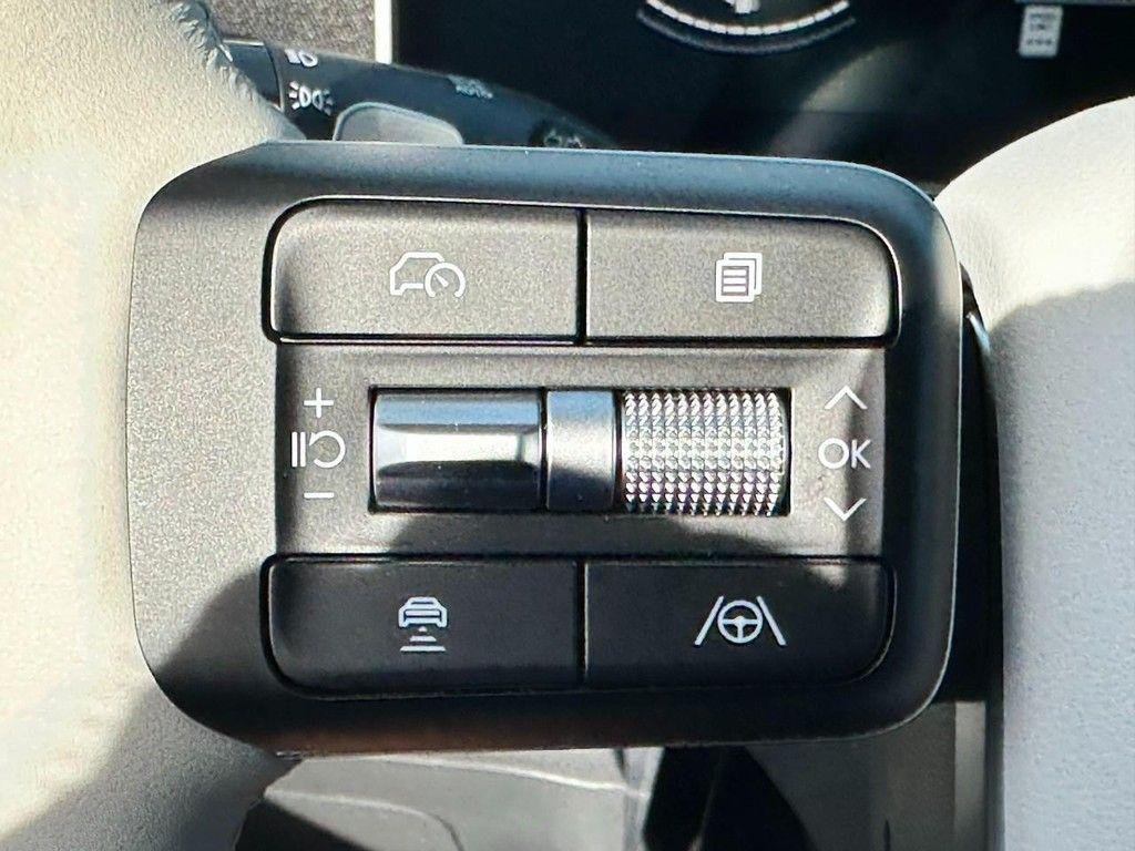 New 2026 White Hyundai SEL image 11