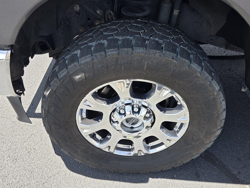 Used 2021 Gray Ford Lariat image 17