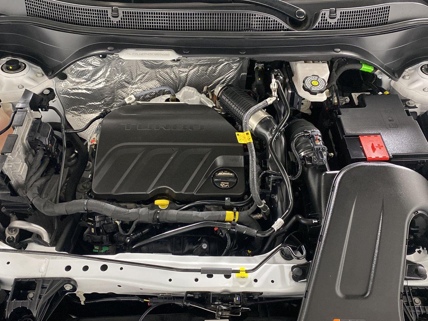 Used 2025 Summit White Chevrolet LT image 25