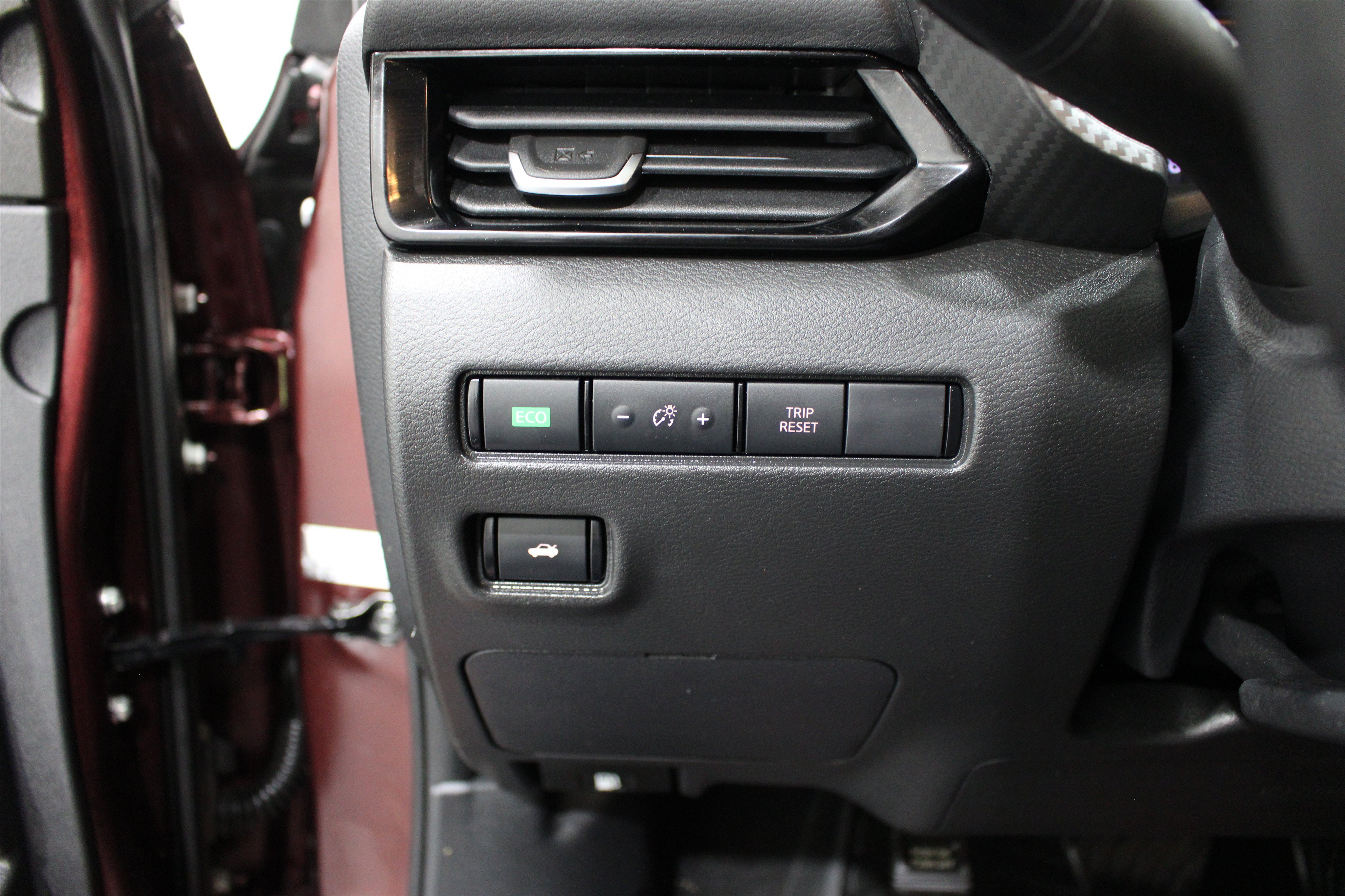 Used 2023 Rosewood Metallic Nissan SV image 8