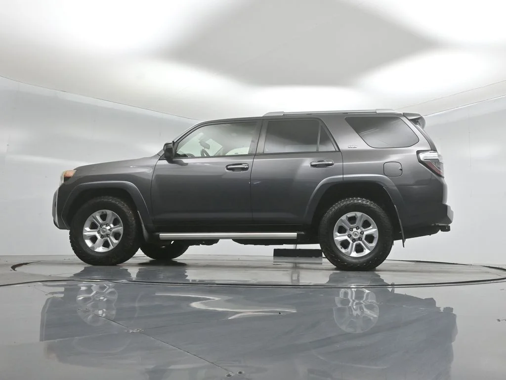 Used 2014 Gray Toyota SR5 image 48