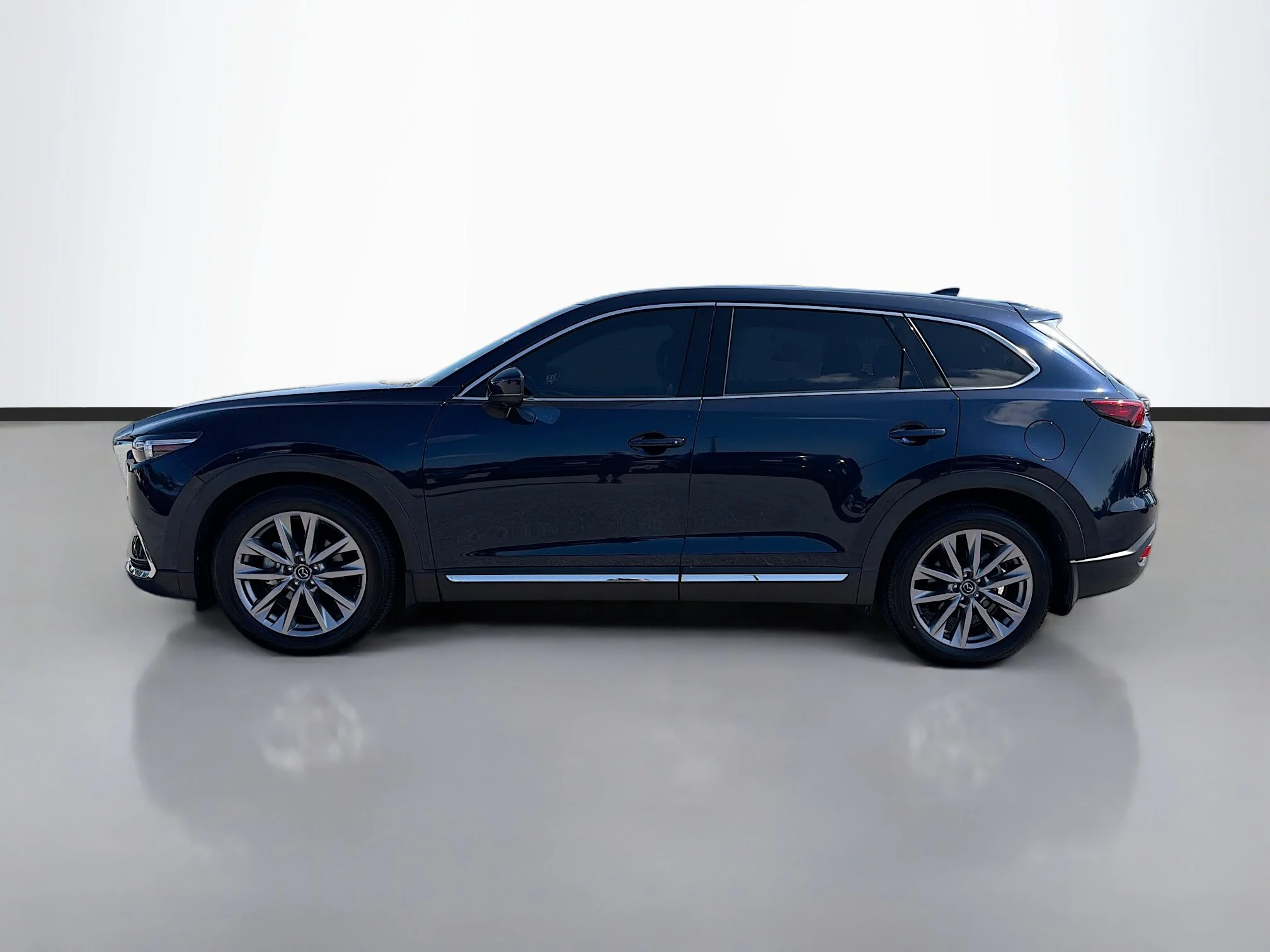Used 2023 Deep Crystal Blue Mica Mazda Grand Touring image 2