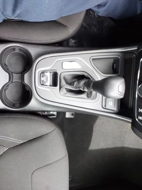 Used 2020 Blue Jeep Latitude image 15