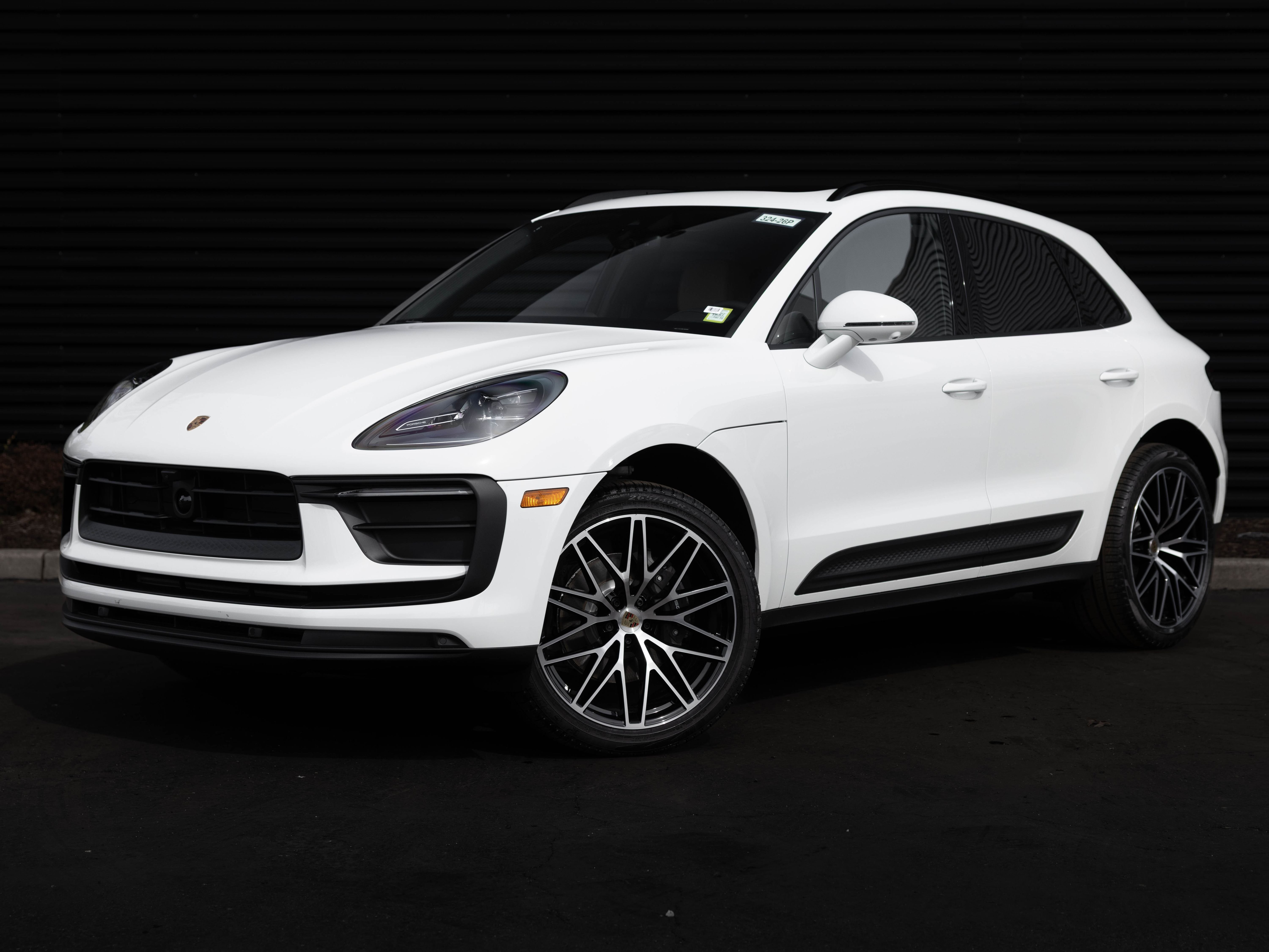 2026 Porsche Macan Base