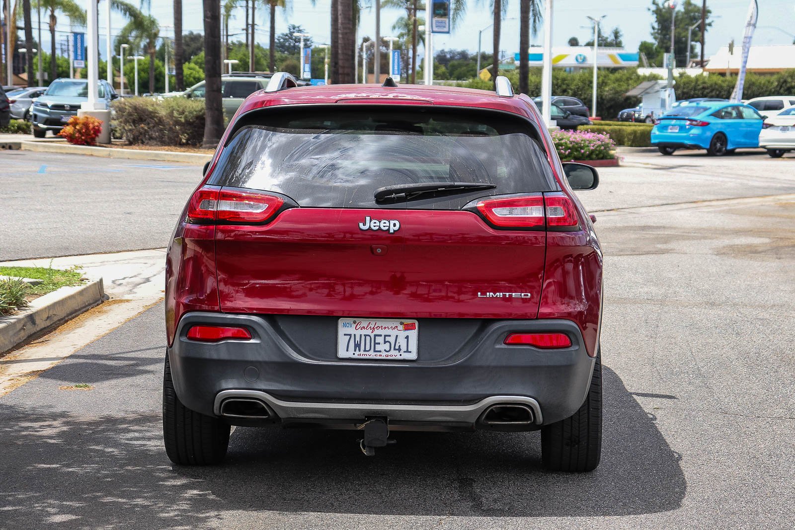 Used 2017 Deep Cherry Red Crystal Pearlcoat Jeep Limited image 12