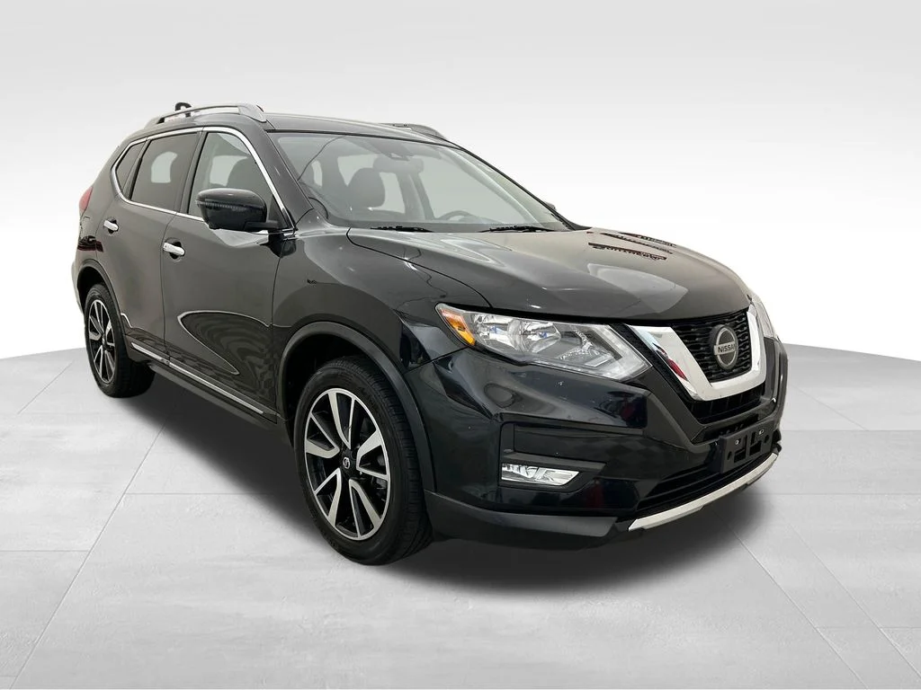 Used 2019 Black Nissan SL image 7