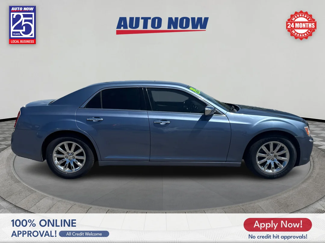 Used 2011 Sapphire Crystal Met Chrysler Limited image 7