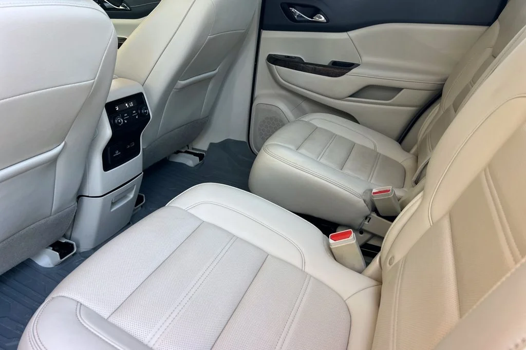 Used 2022 Red GMC Denali image 14