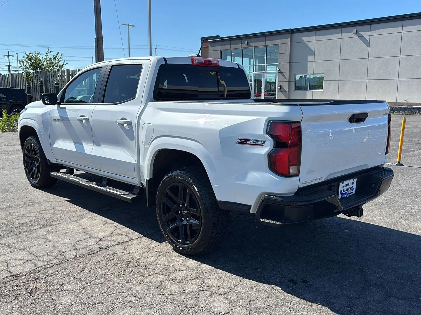 Used 2024 Summit White Chevrolet Z71 image 5