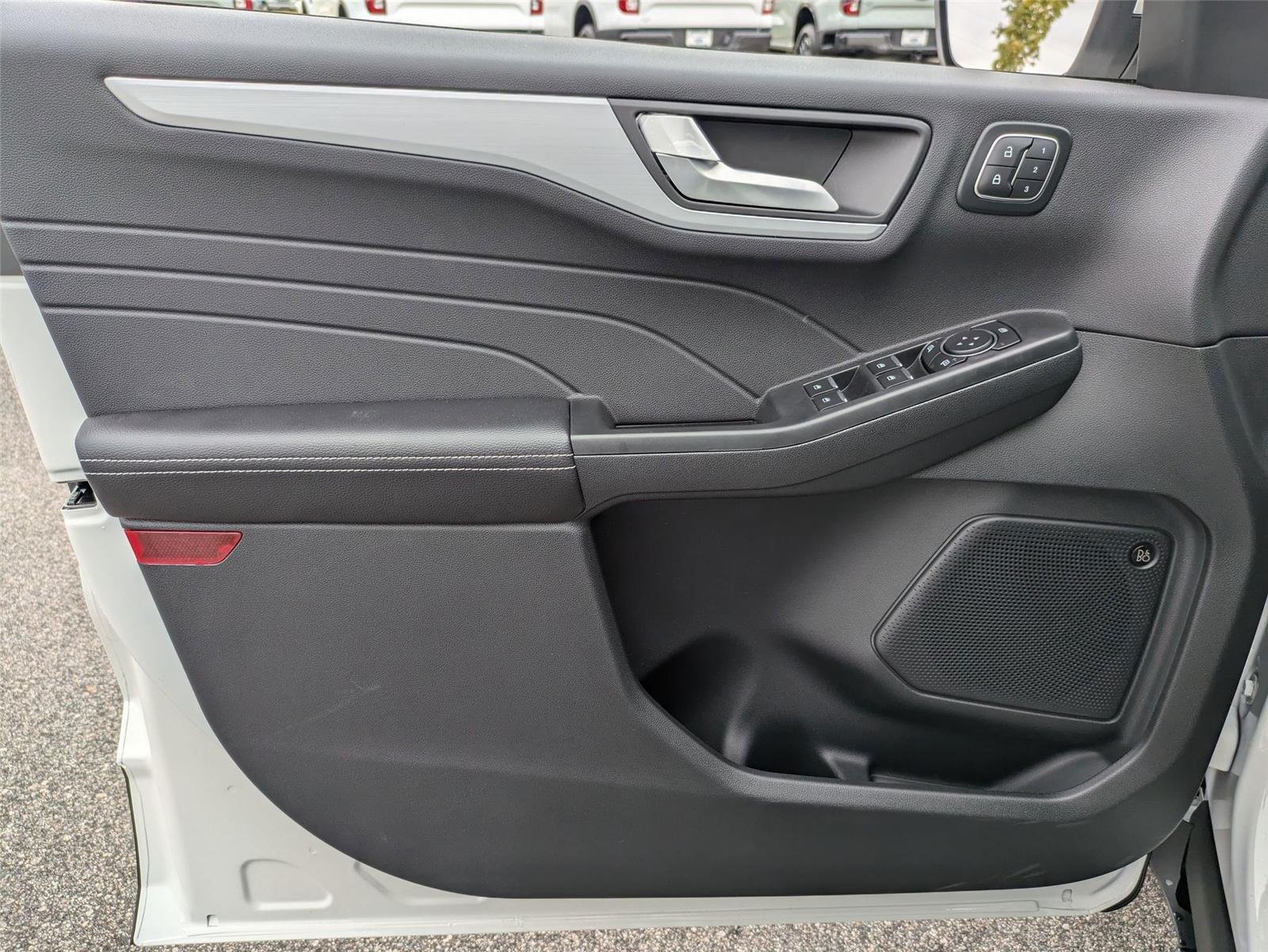 New 2025 Star White Metallic Tri-Coat Ford PHEV image 11