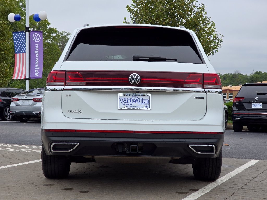 Used 2025  Volkswagen 2.0T SE w/Technology image 19