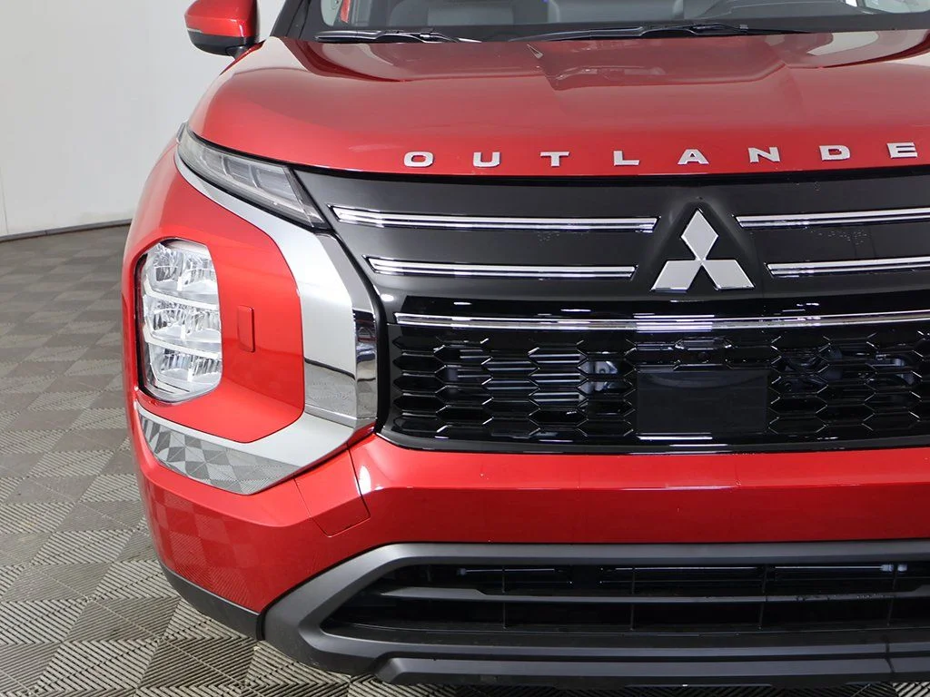 New 2026 Red Mitsubishi ES image 13