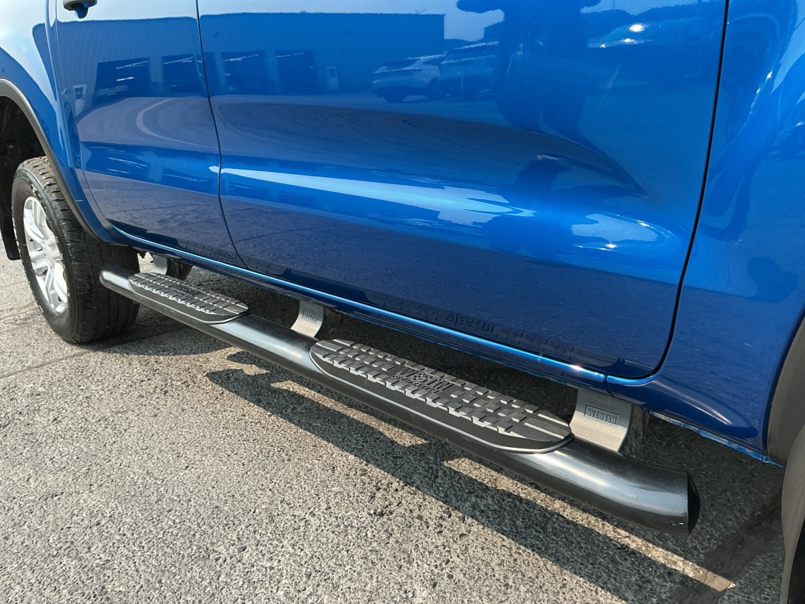 Used 2020 Blue Ford XL image 21