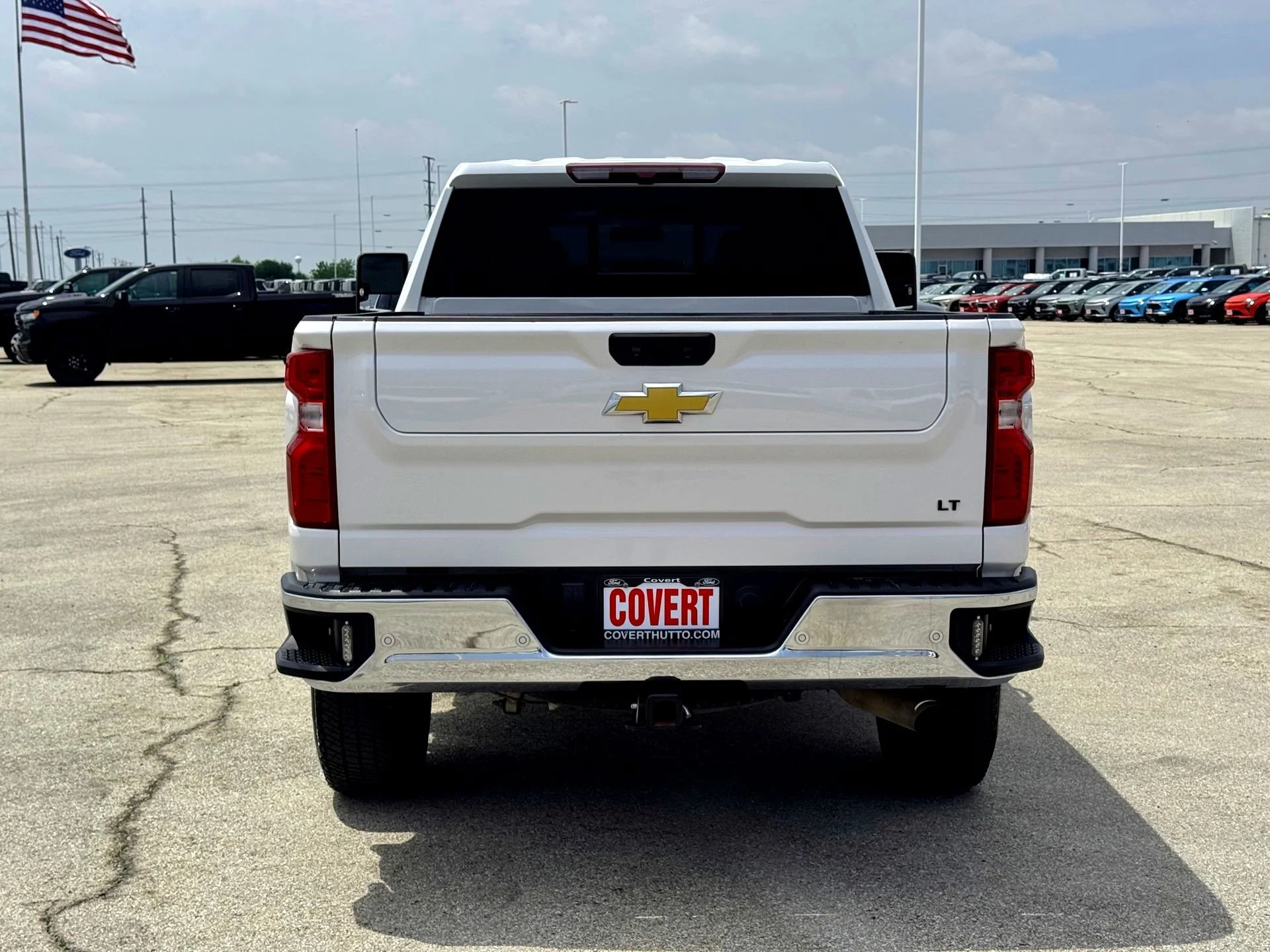 Used 2024 Iridescent Pearl Tricoat Chevrolet LT image 8