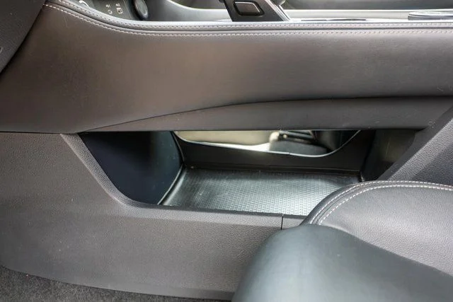 Used 2021 Black Nissan SL image 21