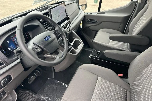 New 2026 Oxford White Ford Passenger Van XLT image 31