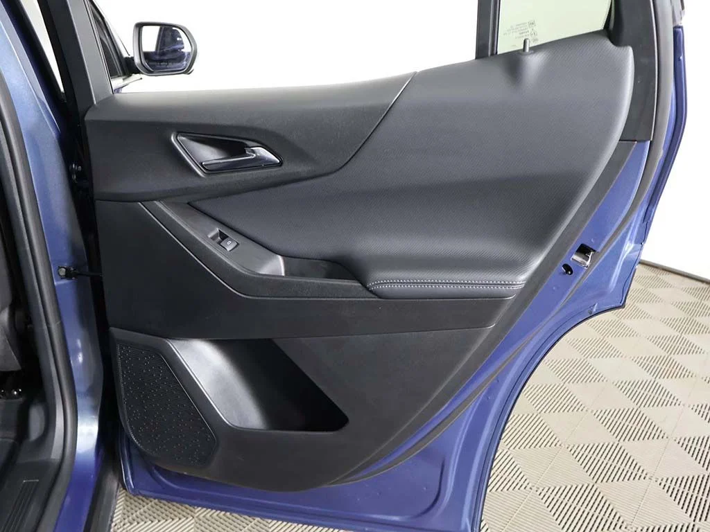 Used 2025 Lakeshore Blue Chevrolet LT image 26