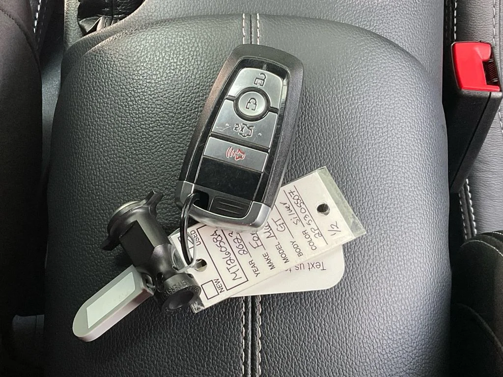 Used 2023 Silver Ford GT Premium image 34